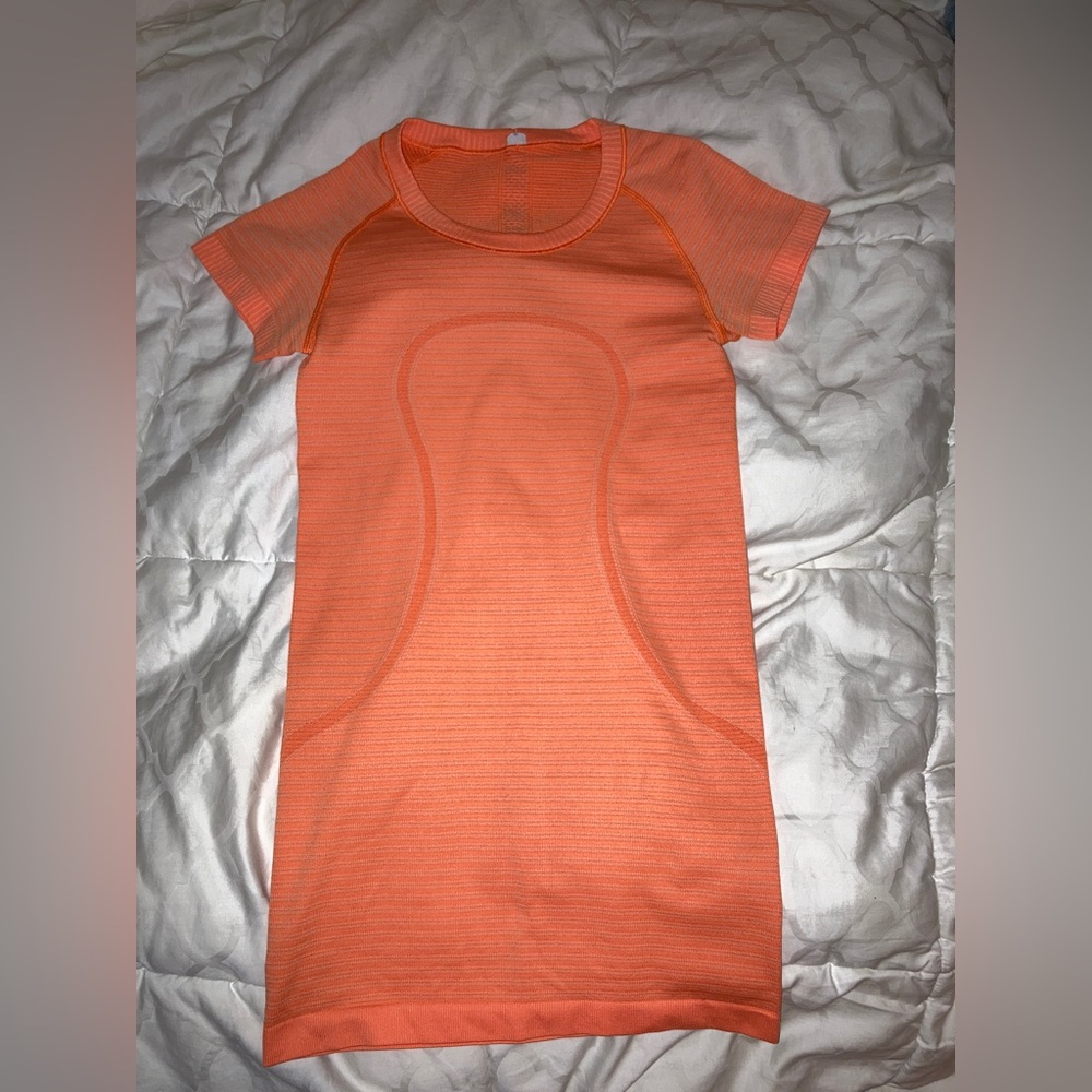 Lululemon Orange Swiftly Tech shirt size 0